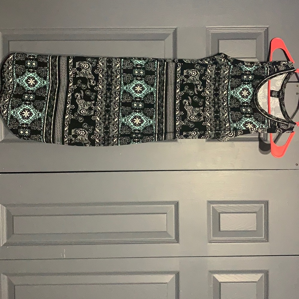 Rue 21 Stretchy! Elephant printed Pencil Dress. Size: S B13